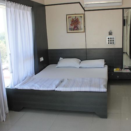 Hotel Apple Inn Ahmedabad Exterior foto
