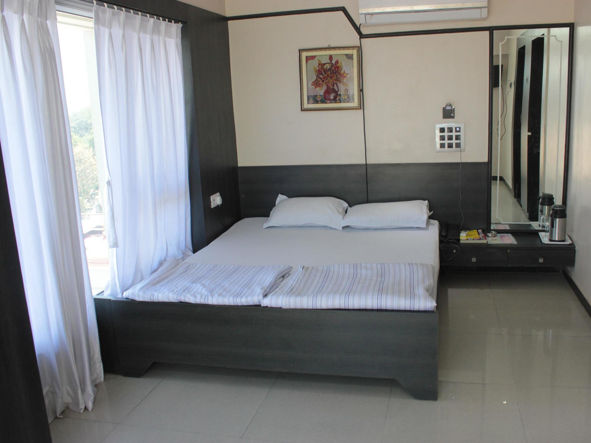 Hotel Apple Inn Ahmedabad Exterior foto